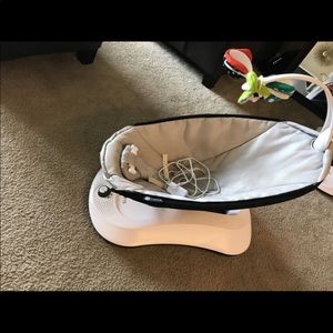 4Mom swing for baby’s